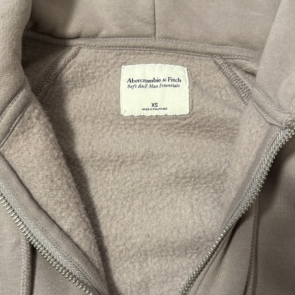 Abercrombie Oversized Zip up - Picture 2 of 3